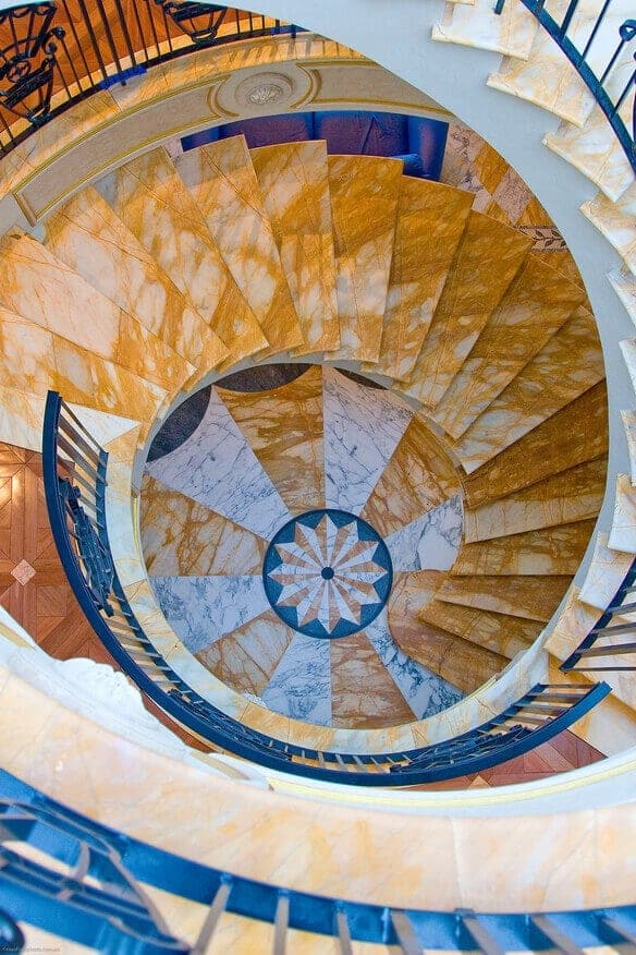 giallo sienna marble stairs