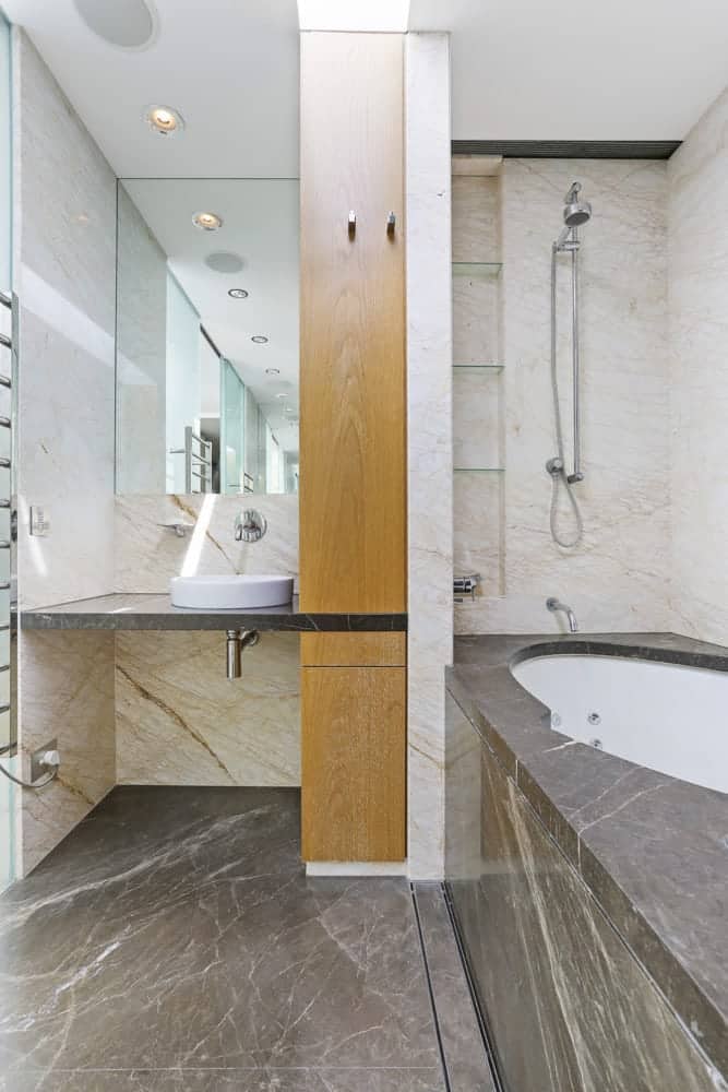 golden spider marble walls and maron venus floor 2