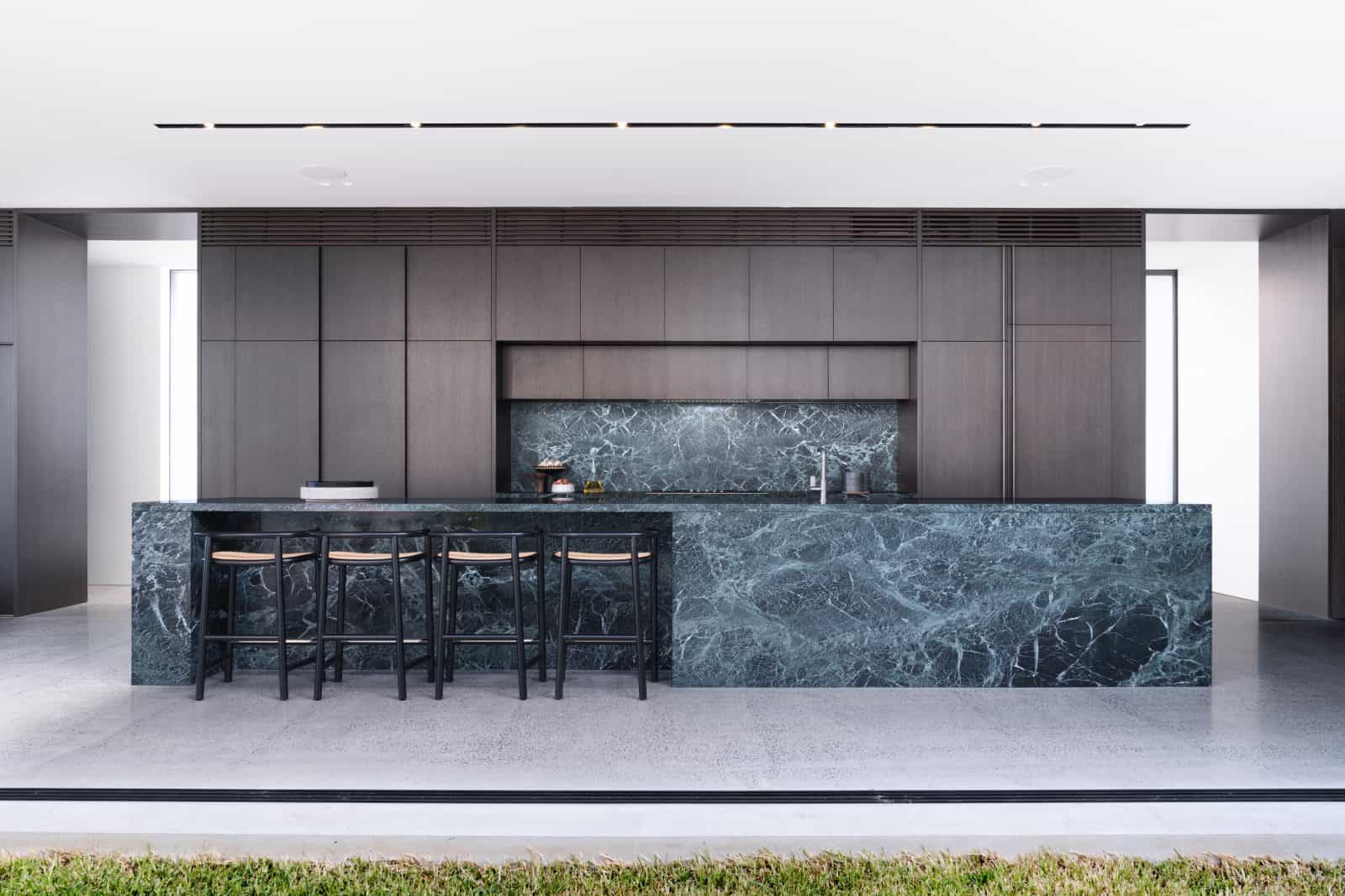 Verde Tinos Kitchen