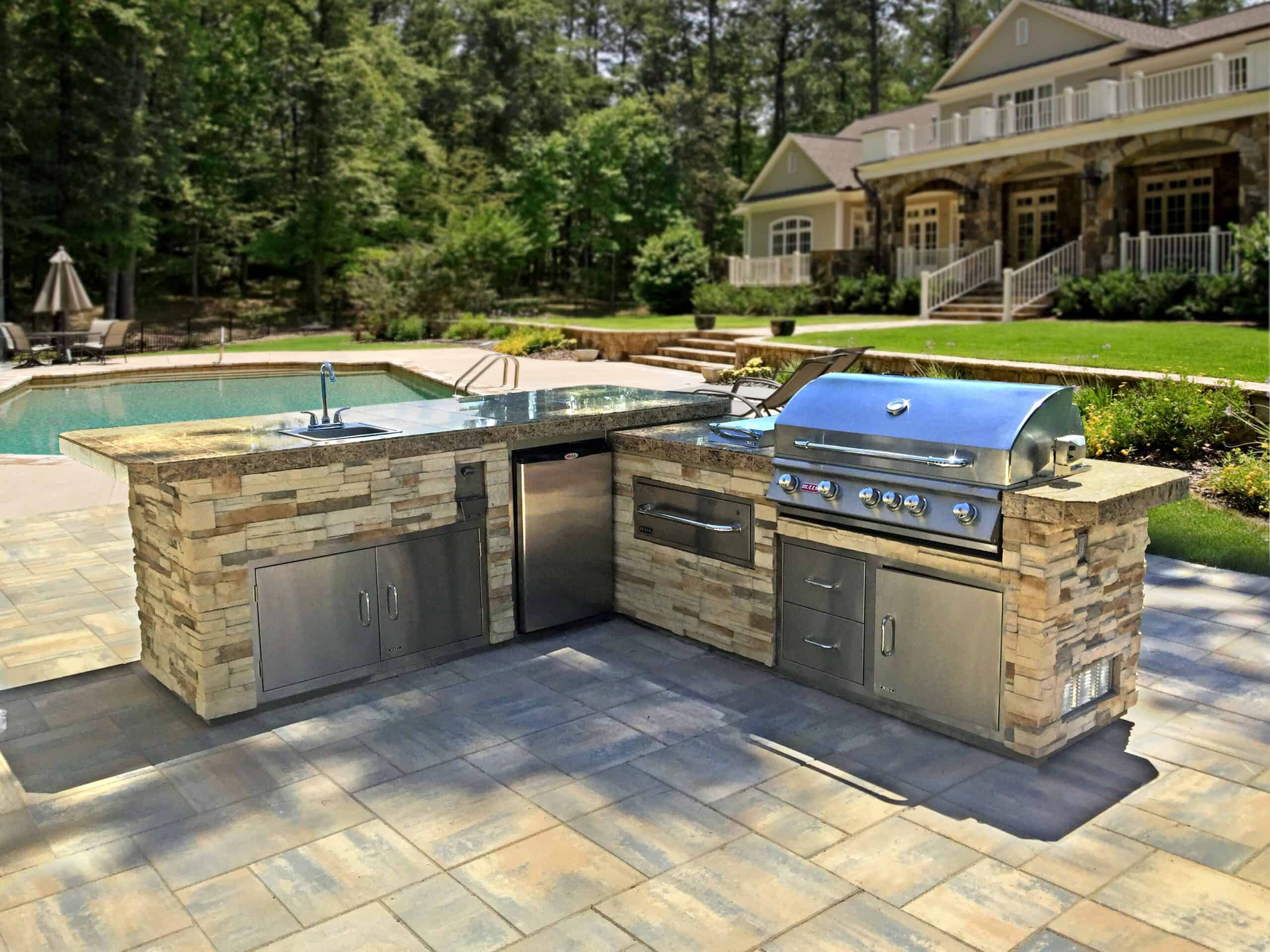 14 Outdoor Kitchen Island Ideas
