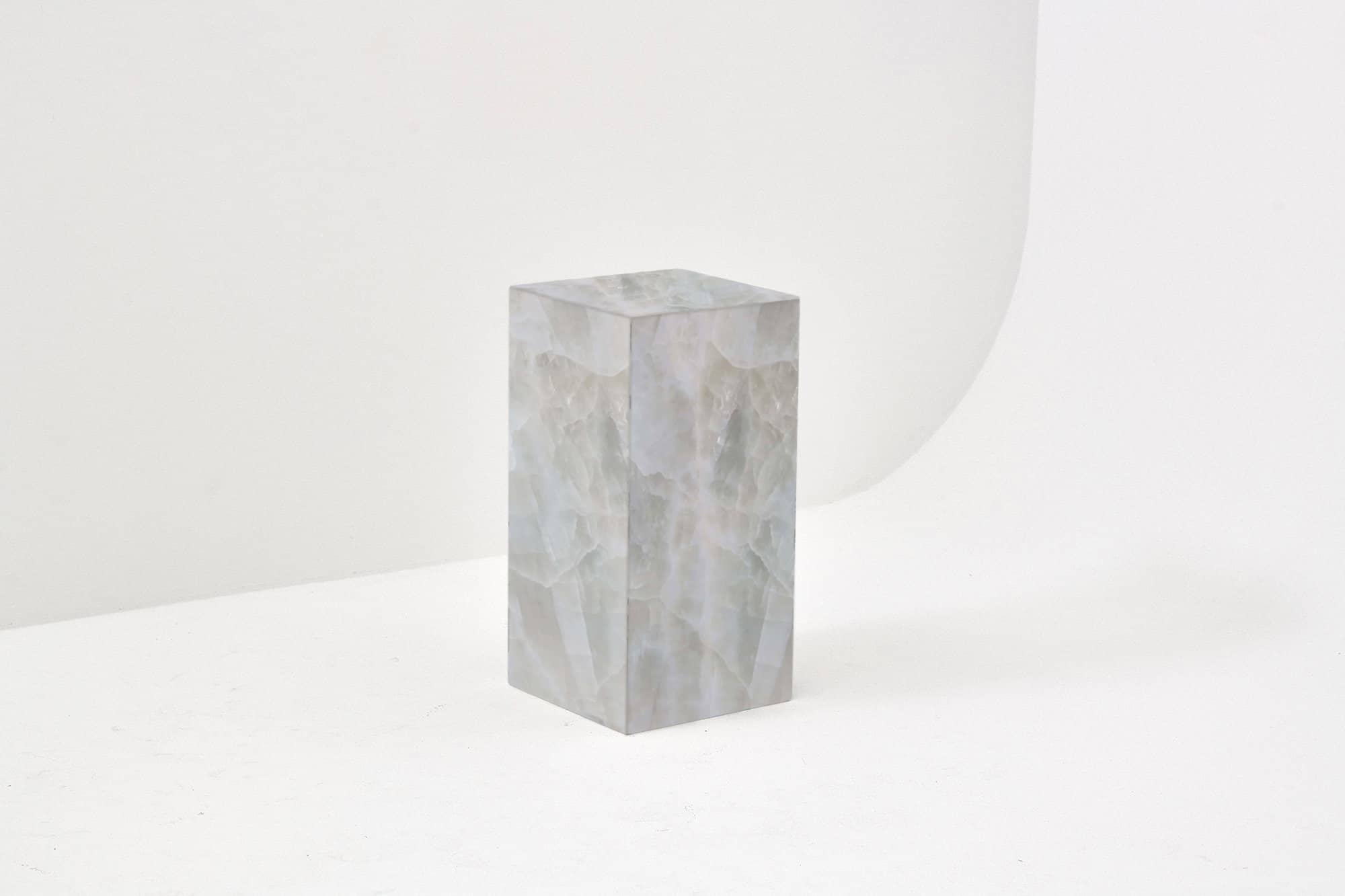 Low Plinth WhiteOnyx2