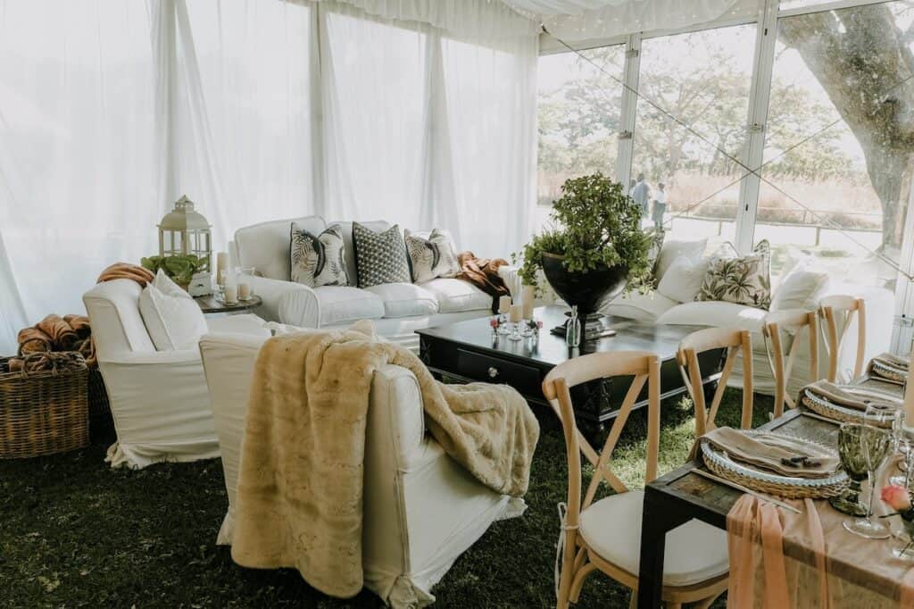 outdoor dining setting