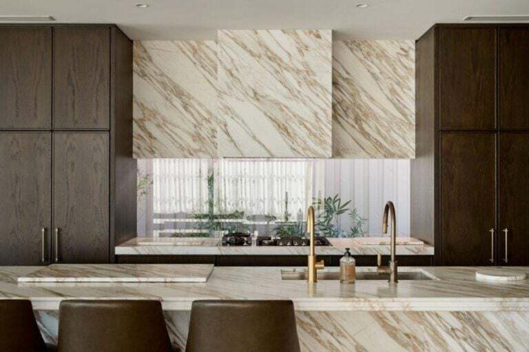 Calacatta Vagli Rangehood